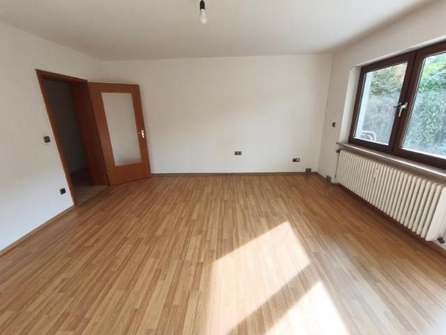 EBENERDIGE 2 Zi. Wohnung mit Garten in Adelsdorf OT