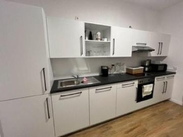 EBK* Gäste WC / 2.OG / moderne Bodenbeläge / Wanne + Dusche u.v.m