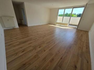 EBK Gutschein von 1000, € + 3 Monate kaltmiefrei ! DG große Loggia Stellplatz u.v.m