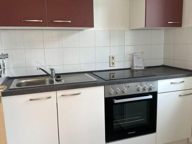 EBK, DG, Lift, 1 Raum, Stadtzentrum. TG Stellplatz