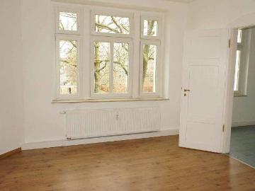 EBK Einbau geplant in ruhiger Seitenstr. mit LAMINAT im 1. OG