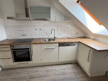 EBK inklusive ! im DG WG gerecht Bad mit Fenster