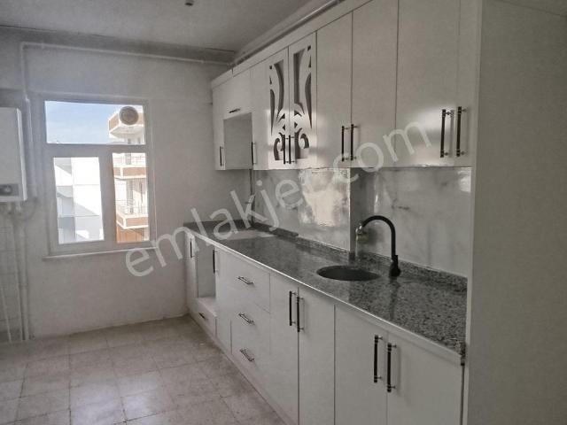 Ebrar Emlak'tan Huzurevleri Semtinde 3+1 Kiralık Daire