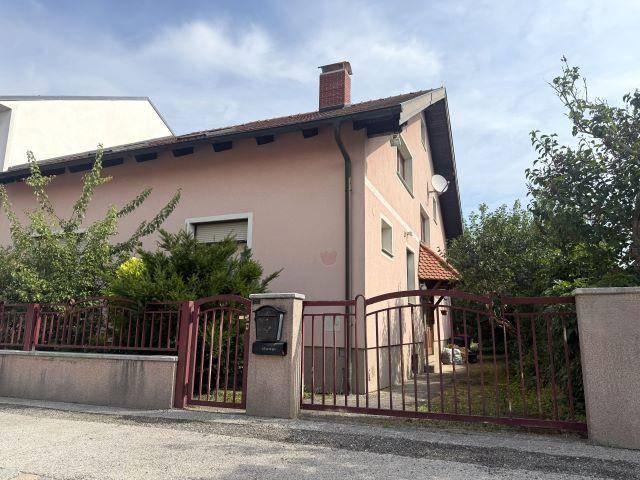 Ebreichsdorfnähe Wampersdorf Tolles Haus mit großem Grundstück !