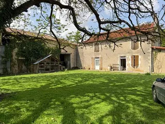 Ebréon 16140 Achat / Vente maison 6 pièces t6 jardin