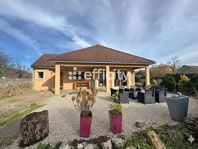 Ebreuil 03450 Achat / Vente maison 6 pièces t6 jardin terrasse