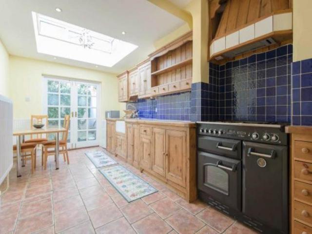Ebury Bridge Road, London, SW1W, 2 bed flat to rent £3,500 pcm £808 pw