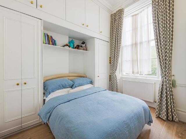 Ebury Street, London SW1W 1 bed flat to rent £3,250 pcm £750 pw