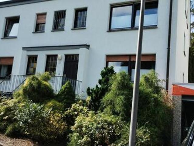 EG Wohnung 100 qm ruhige Lage Garten Terrasse etc