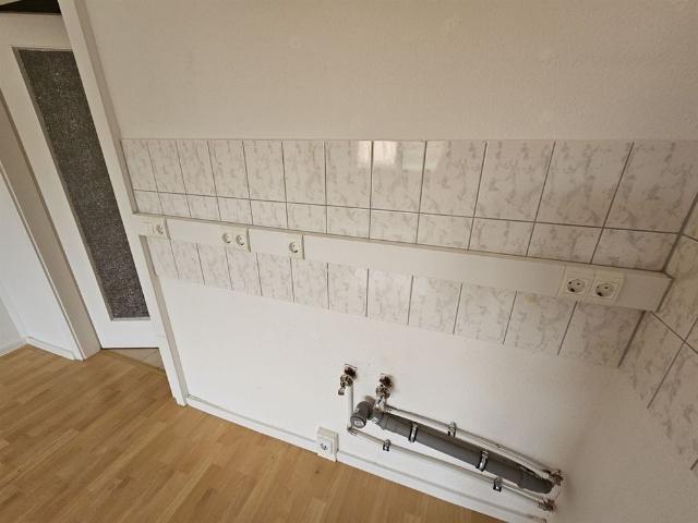 EG Gewerbefläche in Halle Süd: 24,2 m² bis 121 m²