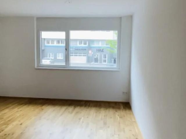 / EG / GUTE ANBINDUNG / ZWEI ZIMMER / VERFÜGBAR AB 15.10.2026