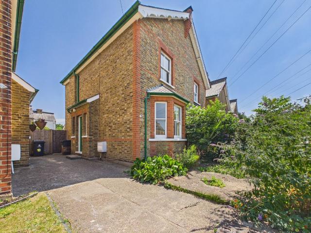 Egmont Road, Tolworth KT6, 3 bed semi detached house to rent, £2,500 pcm | PrimeLocation