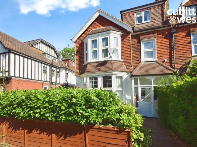 Egmont Road, Sutton SM2, 1 bed flat to rent, £1,300 pcm | PrimeLocation