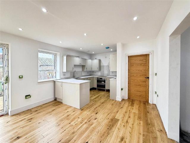 Egbert Road, Kent ME13 1 bed bungalow to rent £1,550 pcm £358 pw