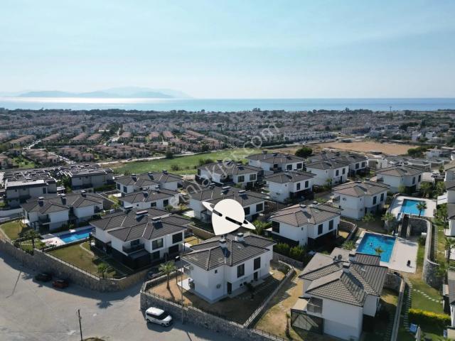 Ege Birlik Geniş Bahçeli, Köşe 3+1 Eşyalı Villa Satılık