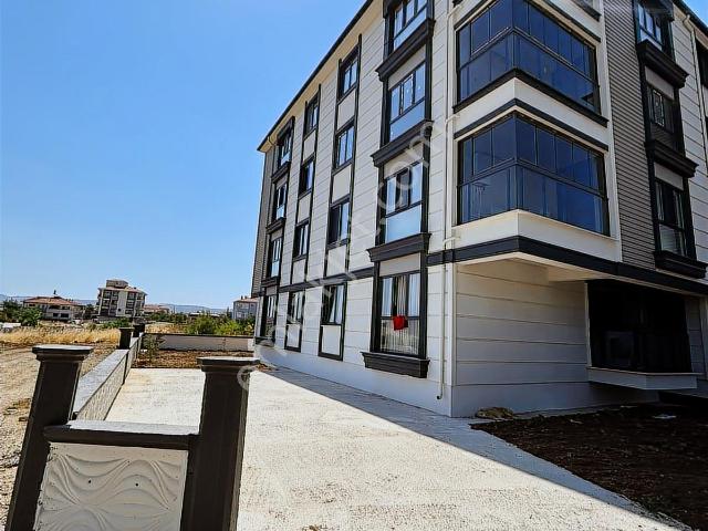Ege Emlak'tan 2 Yıllık Üniversite Ve Tugayın Yanında 1+1 Kiralık
