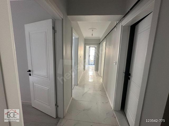 EGE EMLAK'TAN ABDÜL ŞAVUR OKULUNUN KARŞISINDA SATILIK 2+1 DAİRE
