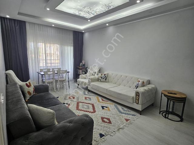 Ege Emlak'tan Çarşı İçerisinde Ara Kat Satılık 2+1 Daire