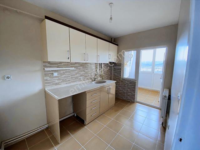 Ege Emlak'tan Atakent 1'de Ara Kat Kiralık 2+1 Daire