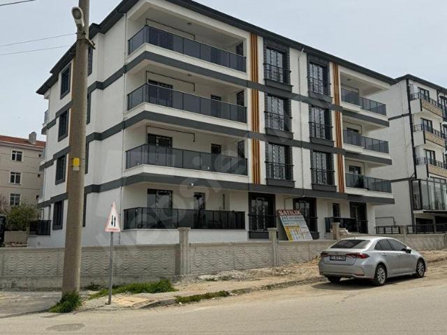EGE EMLAK'TAN KEŞAN OTOGARI KARŞISI KİRACILI 1+1 SATILIK DAİRE