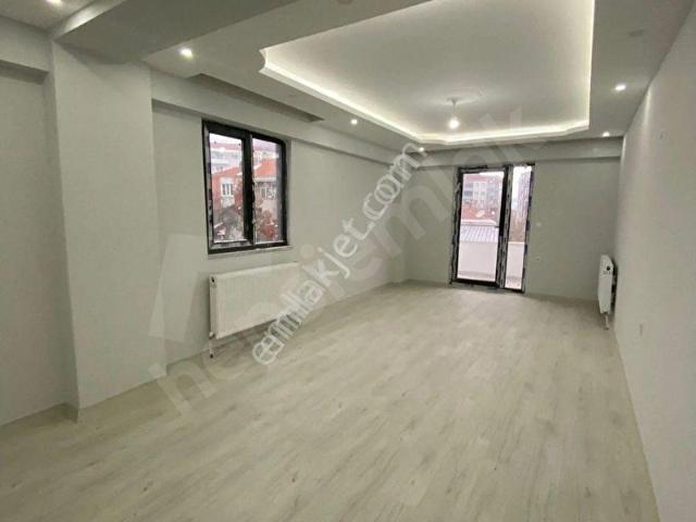 EGE EMLAKTAN İSPAT CAMİDE EBEVEYN BANYOLU SIFIR 2+1 DAİRE