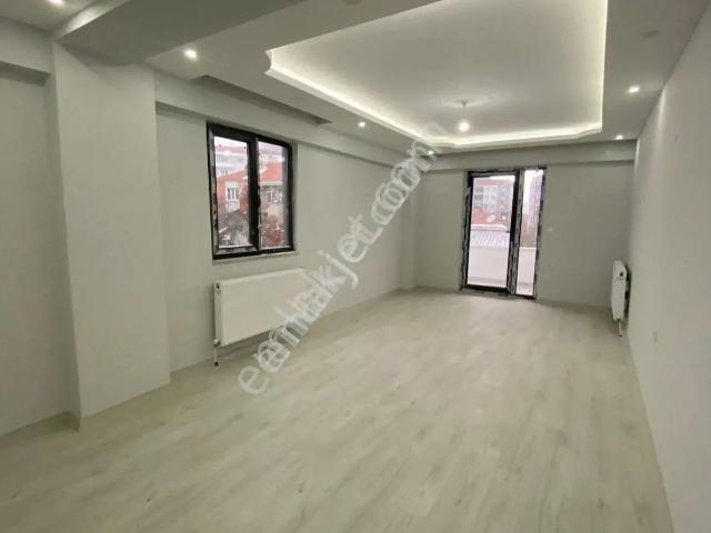 Ege Emlaktan İspat Camide Ebeveyn Banyolu Sıfır 2+1 Daire