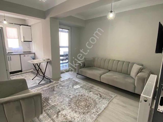 Ege Emlak'tan İspat Camii'de Eşyalı 1+1 Kiralık Daire