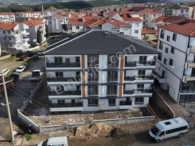 Ege Emlak'tan Otogar Karşısında Ara Katta Satılık 2+1 Daire
