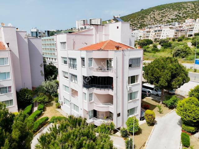 Ege Mah. Batı Ege Yalıkent Sitesi'nde Satılık 3+1 Daire