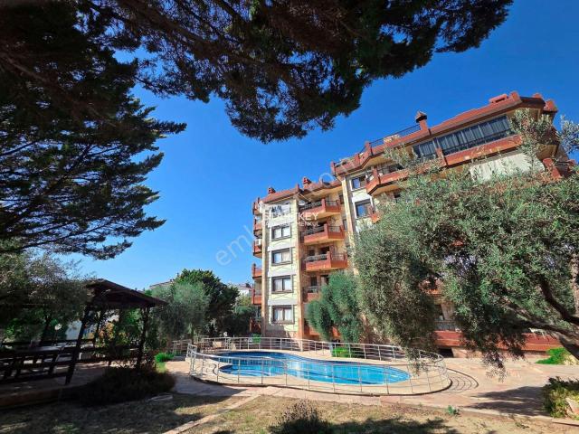 Ege Mahallesi Bilici Sitesi'nde Satılık 3+1 Daire
