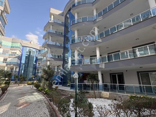 Ege Mahallesi Havuzlu Sitede Ebeveyn Banyolu Kiralık 3+1 Daire
