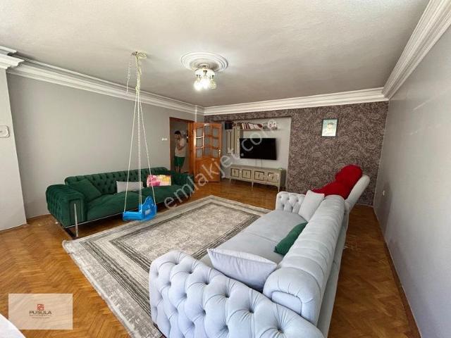 Ege Mahallesi Teraslı Şömineli 150 M2 Satılık 3+1 Daire