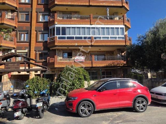 Ege Mahallesi'nde Bilici Sitesinde 3+1 Kiralık Daire
