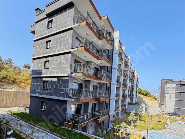 Ege Mahallesi'nde Elit Site İçersinde Havuzlu Satılık Lüx 2+1