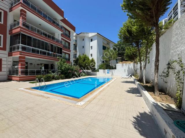 Ege Mahallesinde Havuzlu Site İçerisinde Geniş 3+1 Satılık Daire