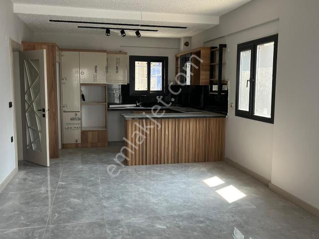 Ege Mahallesi'nde Havuzlu Sitede 3+1 Sıfır Satılık Daire