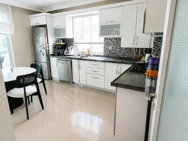 Ege Mahallesi'nde Site İçerisinde | 3+1 Kiralık Daire |