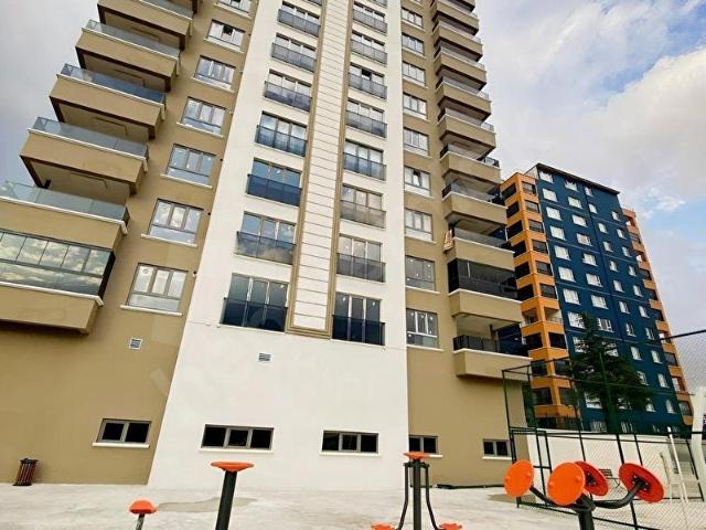 Ege Mahallesin'de Ultra LÜX Vadi Manzaralı Açık Kapalı Otopark Yerden Isıtma Sıfır 3+1!