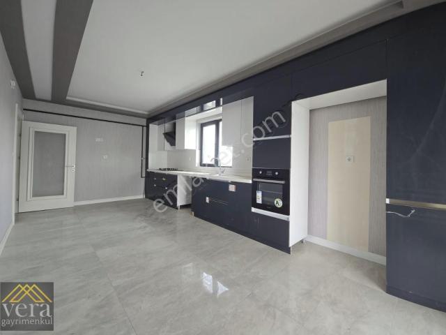 Ege Mahallesinin Gözdesi 3+1 Full Yapılı Kapalı Garajlı Kiralık