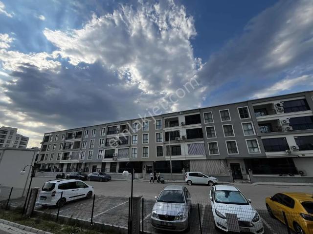 Ege Royal'den | 150m2 3+1 Daire Otoparklı Asansörlü Doğalgazlı