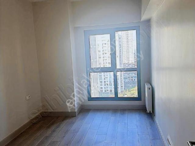 Ege Yapı Modern Yaka Sitesinde 1+1 Sıfır Büyük Tip Kiralık Daire