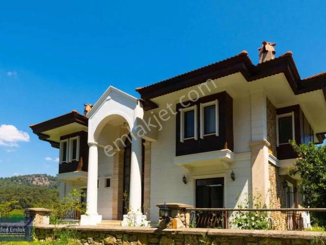 Egeden Emlak Kiralık Eşyalı Müstakil Havuzlu Villa