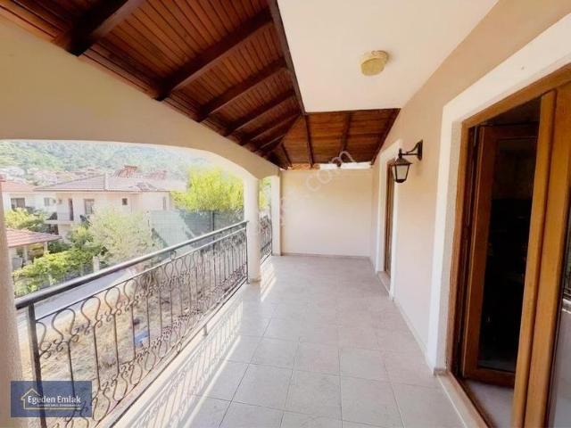 Egeden Emlak Havuzlu Sitede Kiralık 3+1 Villa