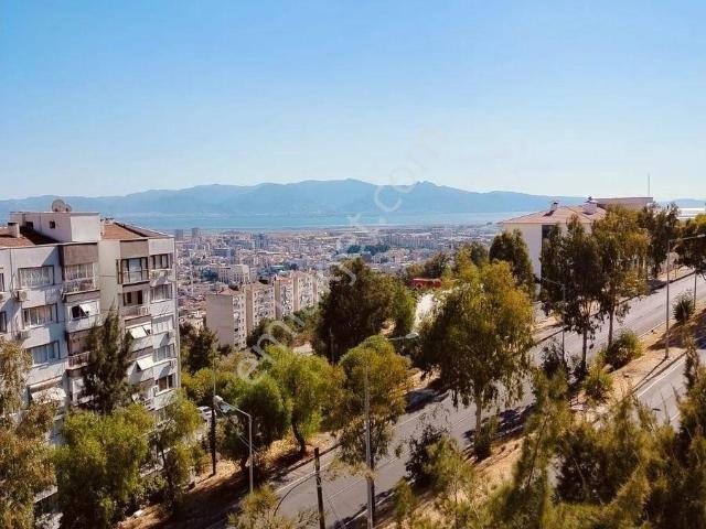Egekent'te Deniz Manzaralı Ara Kat Kiralık