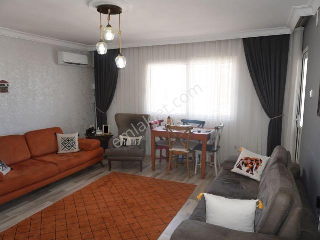 Egekentte Satılık Bakımlı 2+1 Doğalgazlı+çift Balkonlu+asansörlü