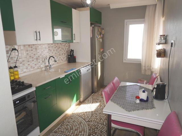Egekentte Satılık3+1 Doğalgazlı+balkonlu+deniz Mnz. çiğli Serkan Emlak Dan