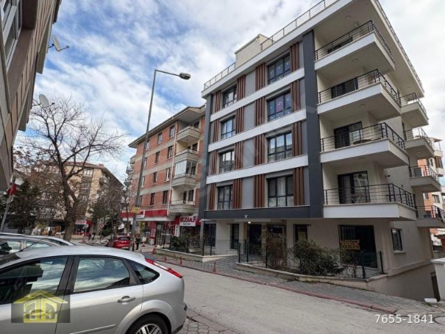 EGEMENDEN MALTEPE DE ANITKABİR MANZARALI SIFIR BİNADA SIFIR 4+1 ÖN CEPHE ASANSÖRLÜ VE YALITIMLI 4+1