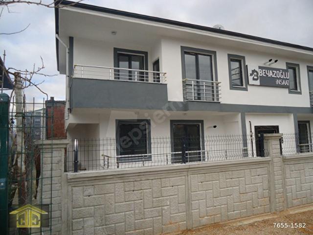 EGEMENDEN TOKAT İLİ PAZAR İLÇESİNDE ŞEHİR MERKEZİNE YAKIN DEVLET HAS.YANI SIFIR BİNADA SATILIK 2+1
