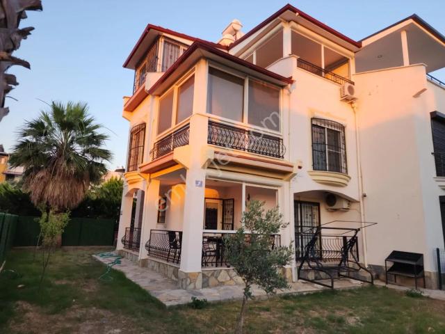 Ege'nin İncisi Didim Akbük'te 170 M2 Satılık 4+1 Tripleks Villa