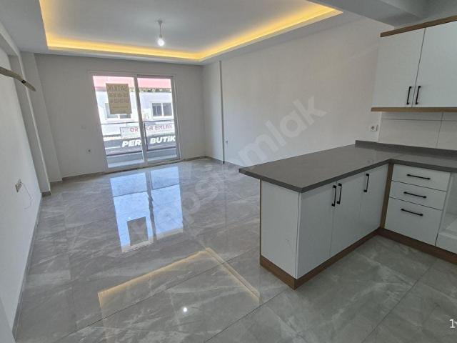 EGEPORT EMLAKTAN SATILIK 1+1 MERKEZDE 65M2 DAİRE